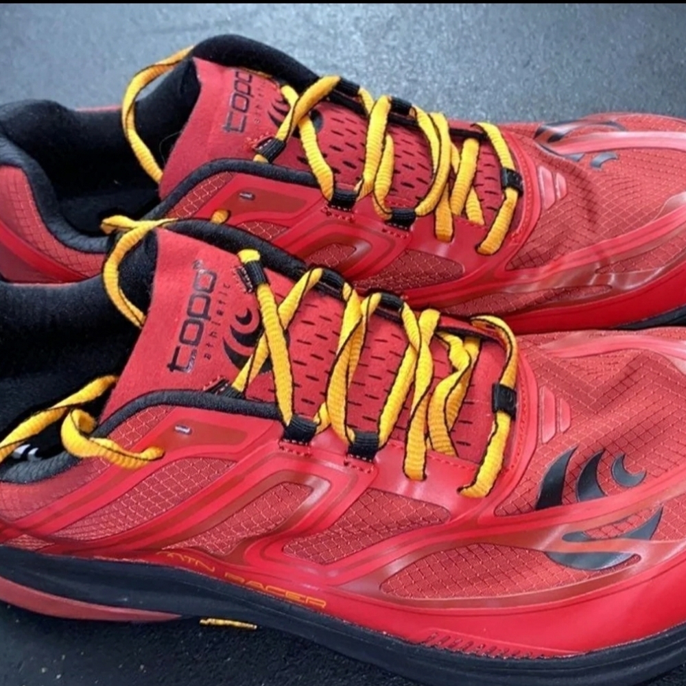 Topo Athletic MTN Racer